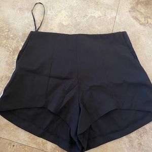 NWT shorts with side lines. Beautiful.